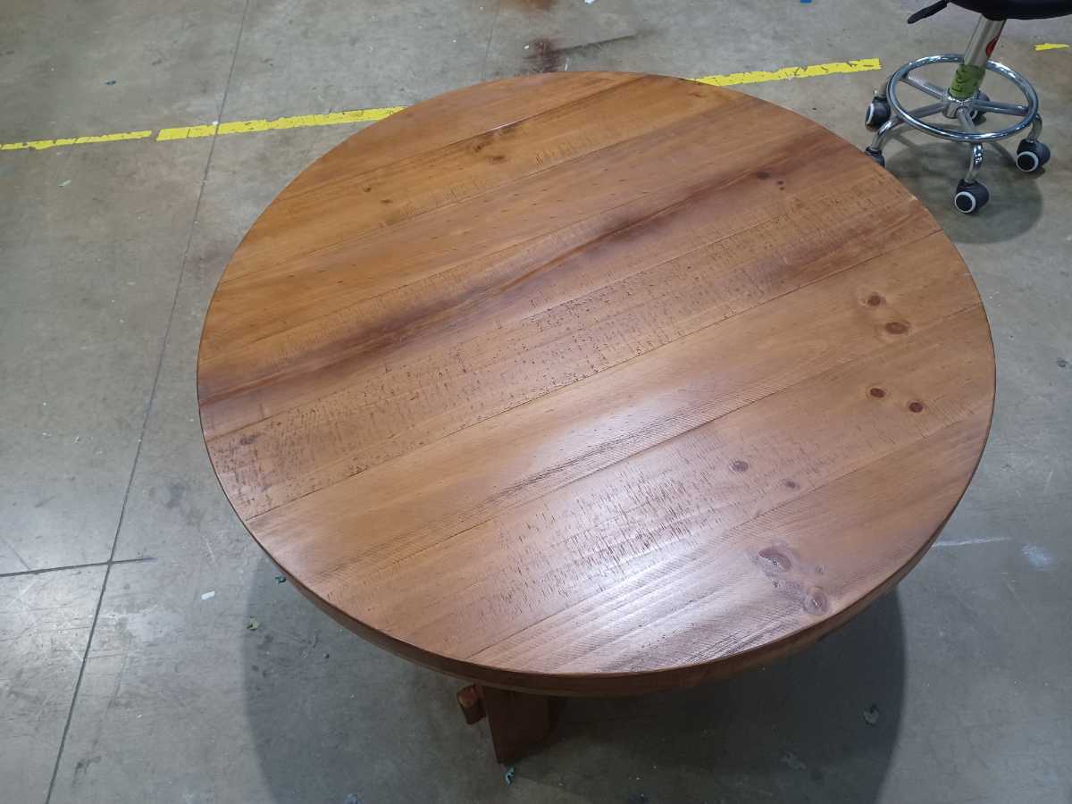 Mackifeld Coffee Table - Gallery Image 6